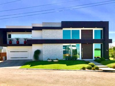 Brasilien-Einfamilienhaus-Garten--(4)